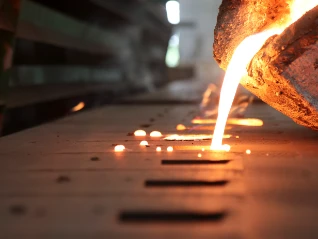 Iron molten metal