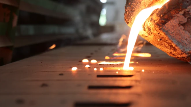 Iron molten metal