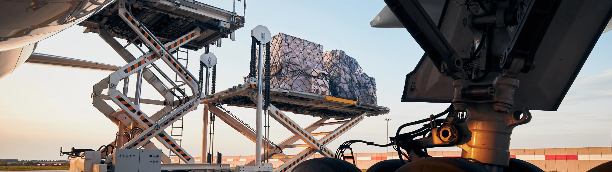 global-logistics-airplane-airpot
